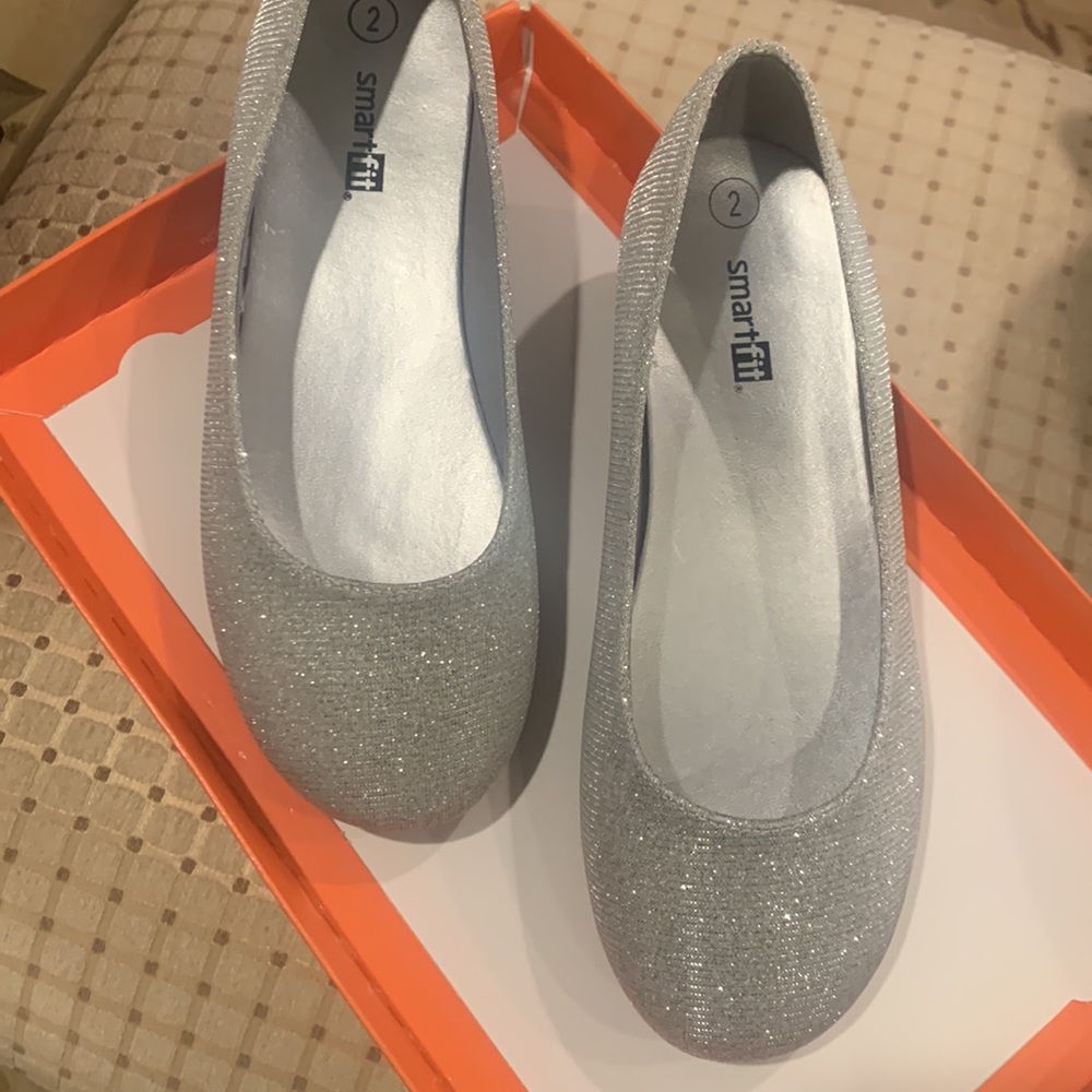 GIRLS sparkly silver ballet flat SIZE 2